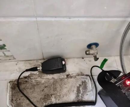 海曙屋顶漏水维修公司分享下卫生间漏水的危害及解决方法